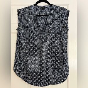 Renuar Geometric Print Sleeveless Blouse
